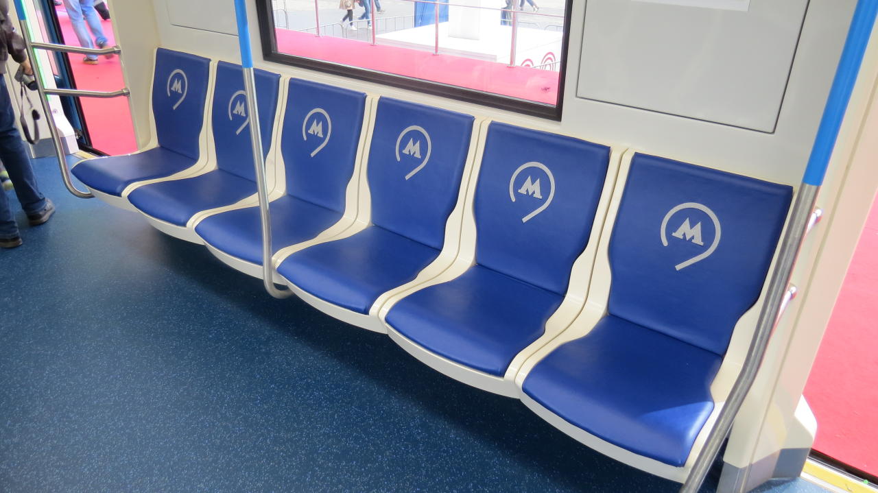 Новые поезда в бакинском метро