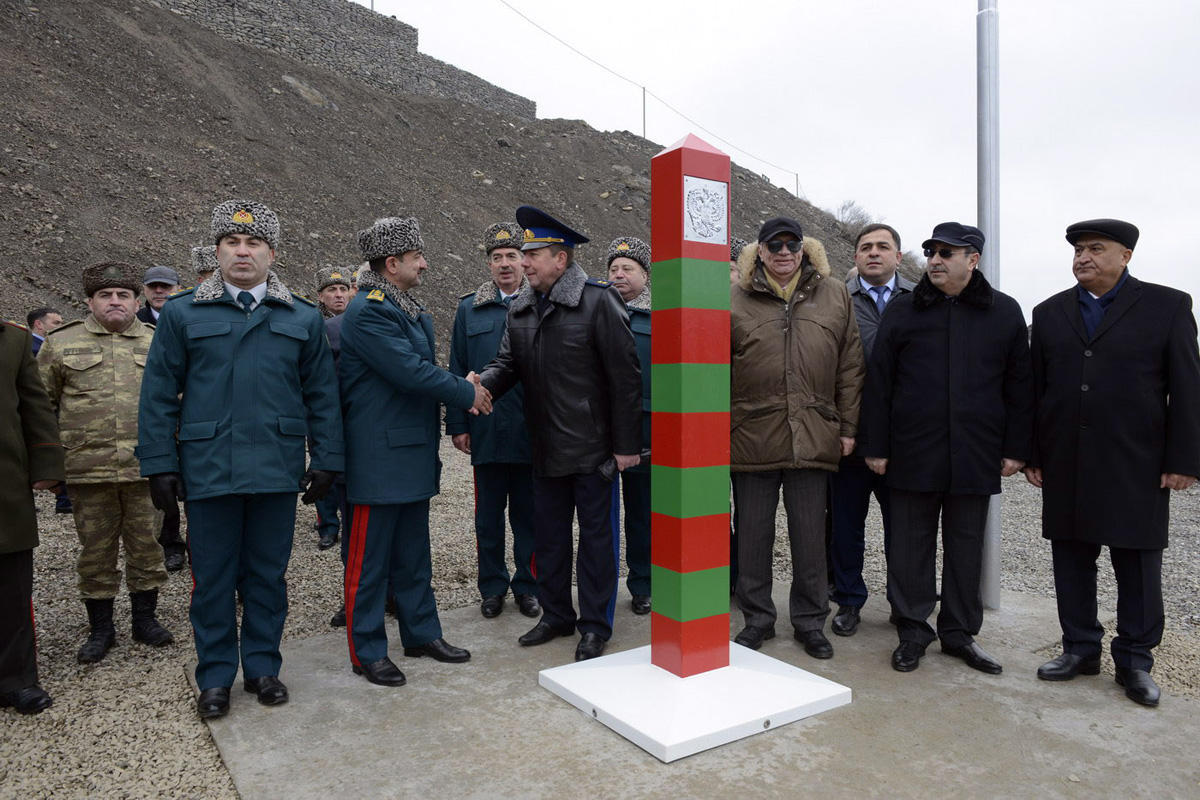 На границе Азербайджана и России установлен первый пограничный знак