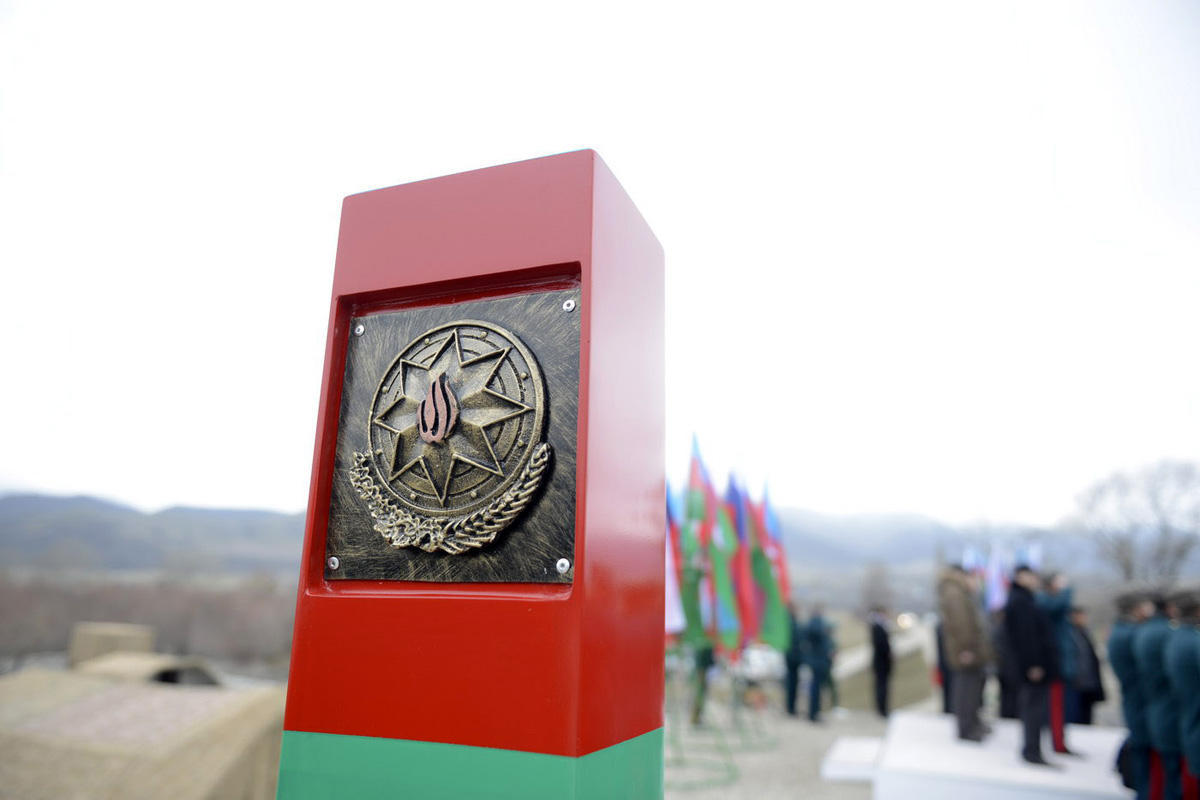 На границе Азербайджана и России установлен первый пограничный знак
