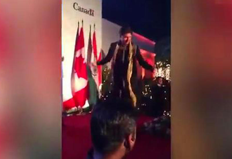 Джастин Трюдо устроил танцы в стиле индийских фильмов