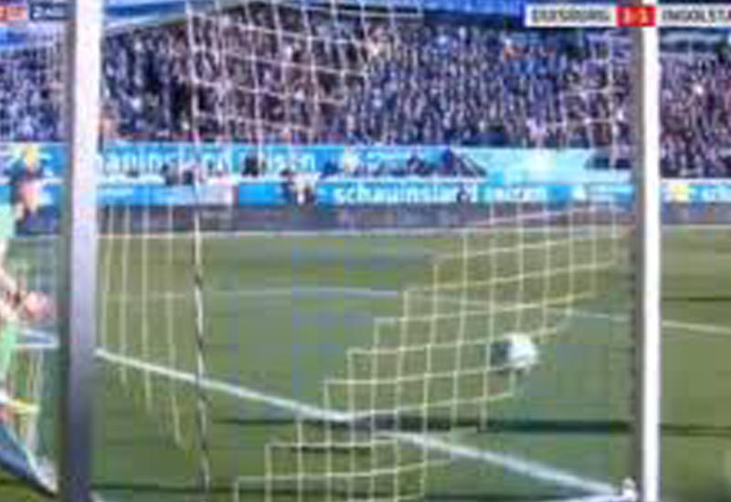 Немецкий вратарь пошёл попить и пропустил гол