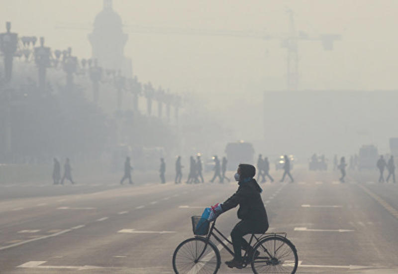 В Пекине объявили желтый уровень тревоги из-за смога