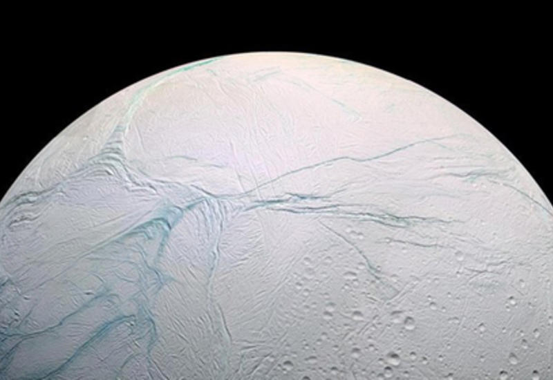 На спутнике Сатурна нашли признаки жизни