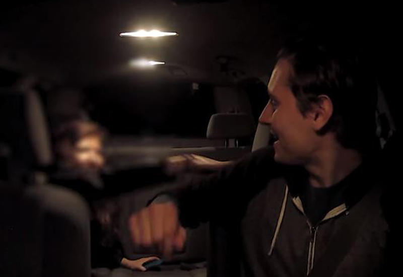 Таксист стал звездой Сети, уличив пассажирку в мошенничестве