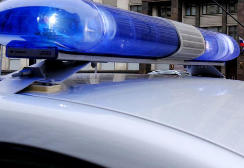 В центре Тбилиси стекло упало со здания на школьников