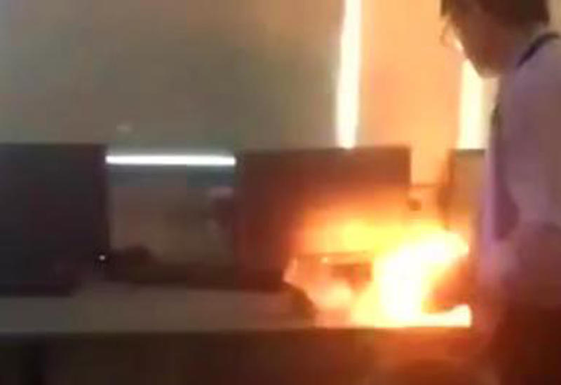 Учитель, показывающий школьникам опыт, случайно поджёг класс