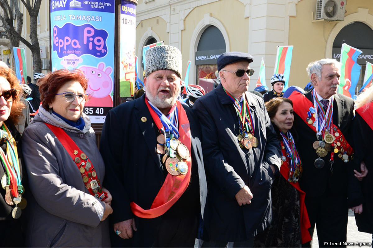 В Баку прошел велопробег по случаю Дня физкультуры и спорта