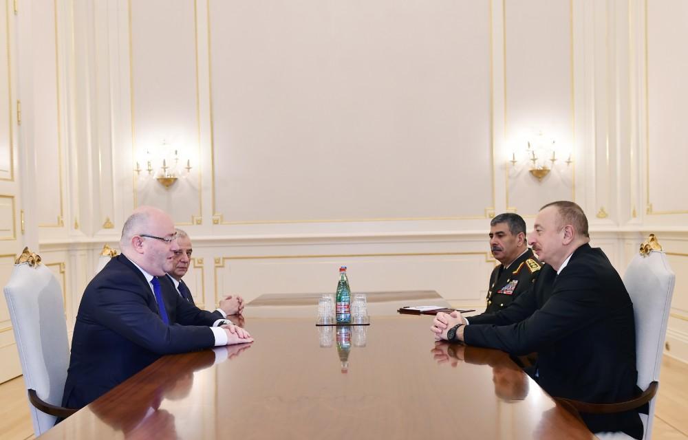 Президент Ильхам Алиев принял министра обороны Грузии