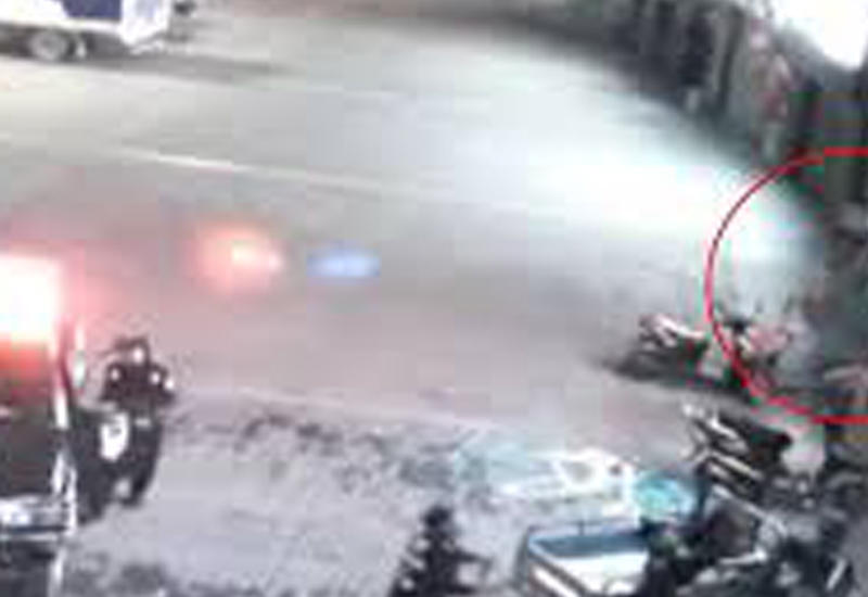 Полицейский пострадал, спасая женщину, выпавшую из окна