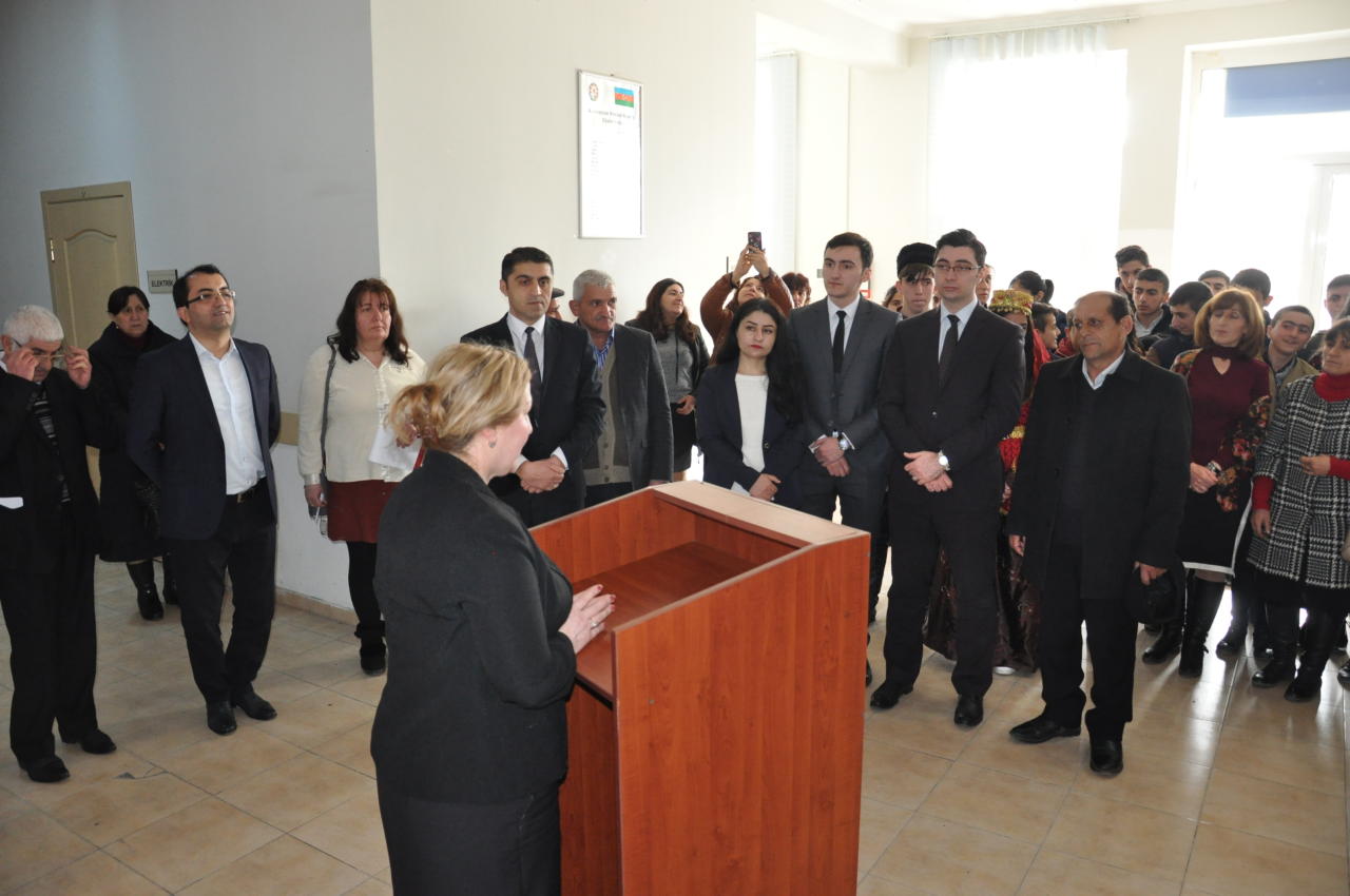 Nic qəsəbəsində kitab sərgisi