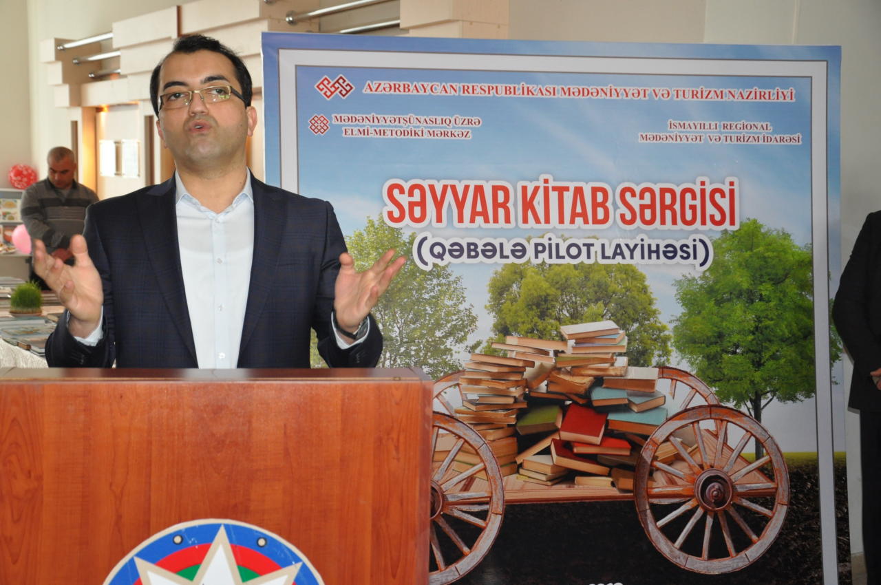 Nic qəsəbəsində kitab sərgisi