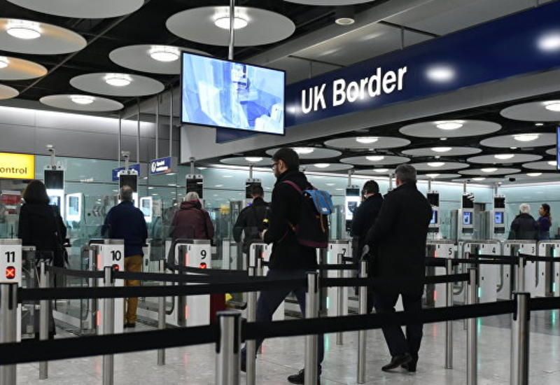 В Лондоне отменили десятки авиарейсов