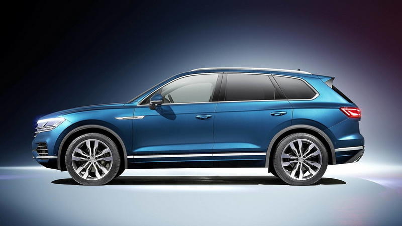 Больше кроссовер, чем внедорожник: Volkswagen представил новый Touareg