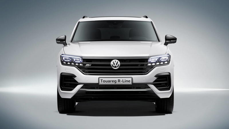 Больше кроссовер, чем внедорожник: Volkswagen представил новый Touareg