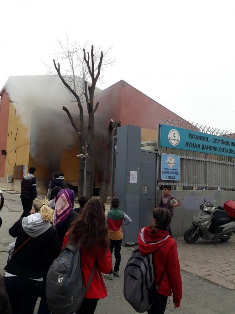 İstanbulda tədris müəssisəsində yanğin