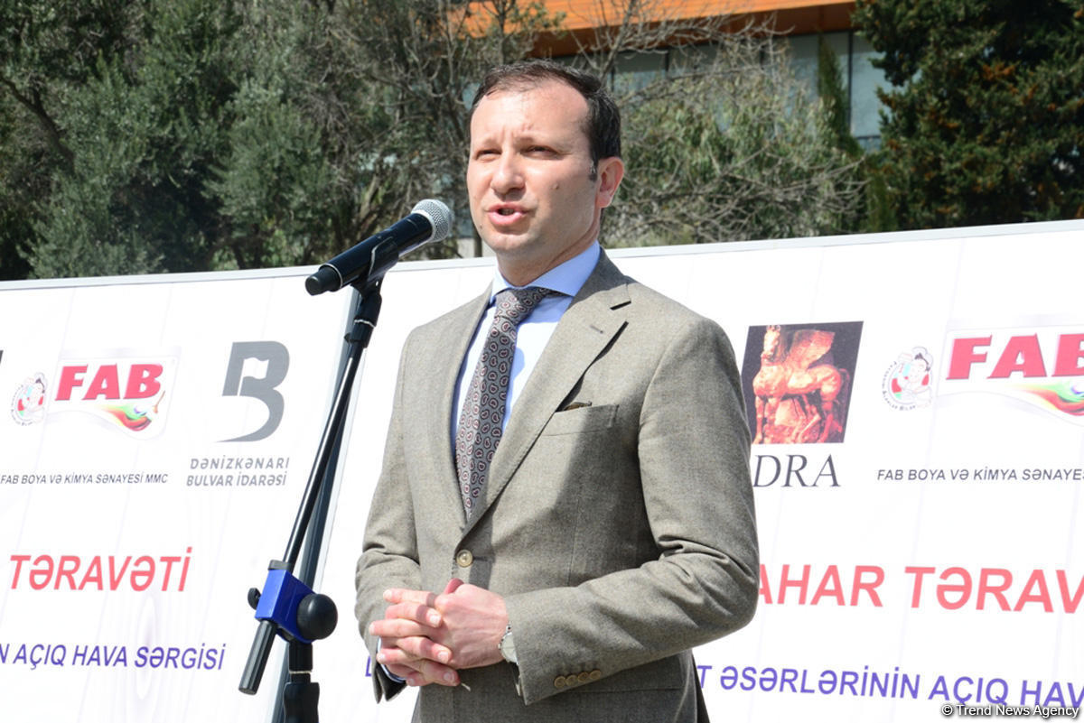 В Баку состоялось награждение победителей выставки "Весенняя свежесть красок"