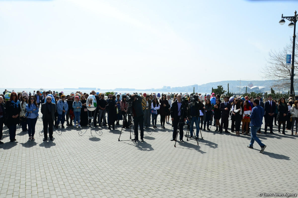 В Баку состоялось награждение победителей выставки "Весенняя свежесть красок"