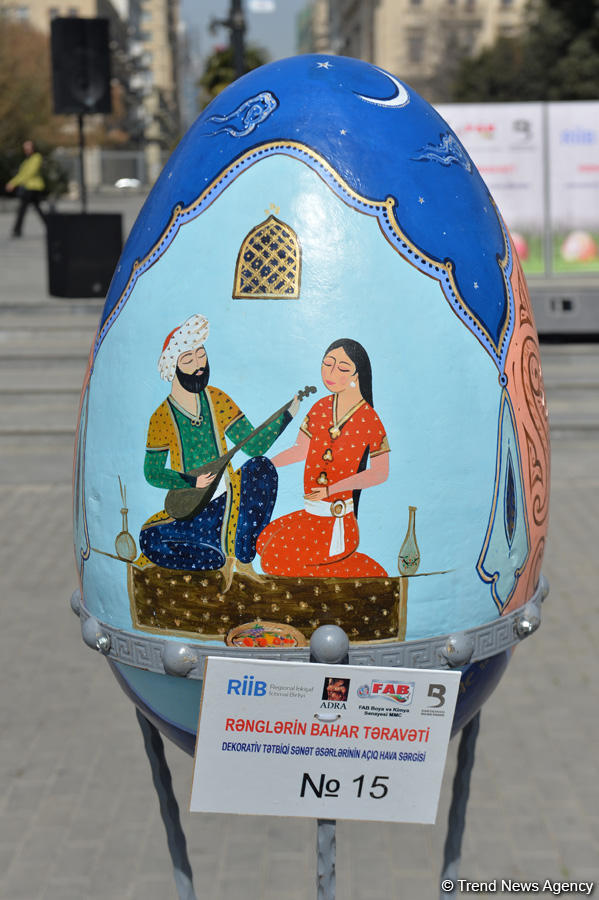 В Баку состоялось награждение победителей выставки "Весенняя свежесть красок"