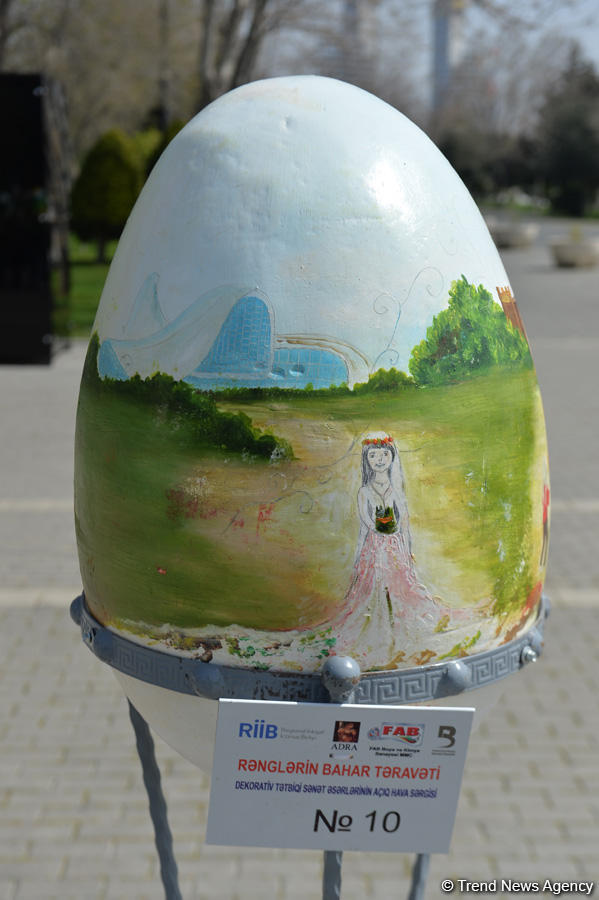 В Баку состоялось награждение победителей выставки "Весенняя свежесть красок"