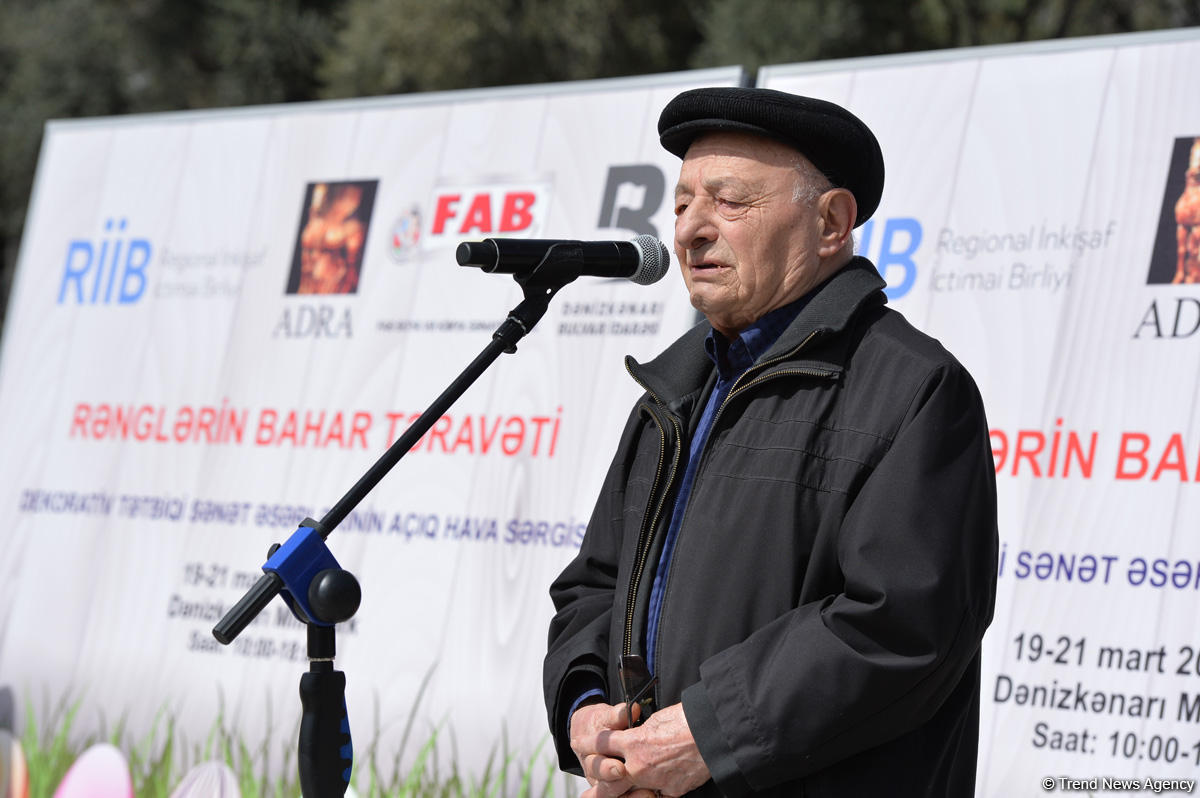 В Баку состоялось награждение победителей выставки "Весенняя свежесть красок"