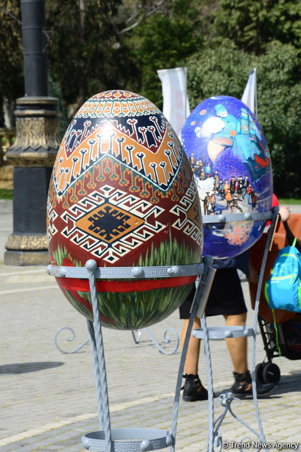 В Баку состоялось награждение победителей выставки "Весенняя свежесть красок"