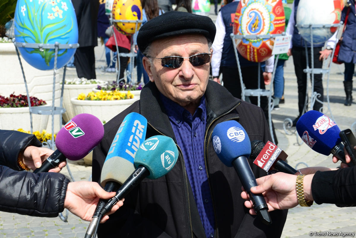 В Баку состоялось награждение победителей выставки "Весенняя свежесть красок"