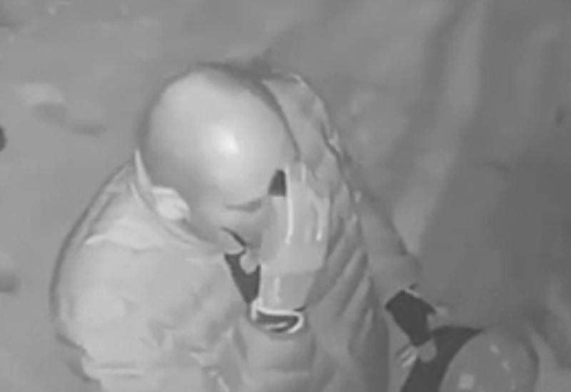 Американец перекрестился и пошел грабить магазин