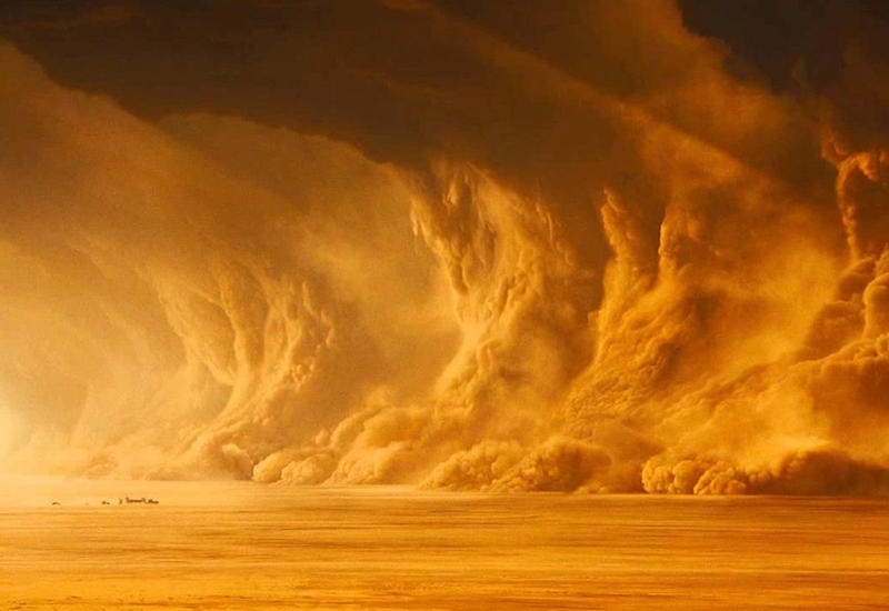 Сильная песчаная буря обрушилась на Египет