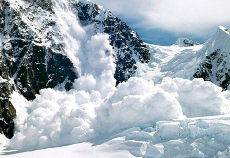 Пять человек погибли в результате схода лавин в австрийских Альпах