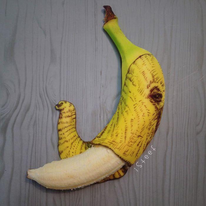 Yaradıcılığın limiti yoxdur - Banan qabığında sənət əsəri
