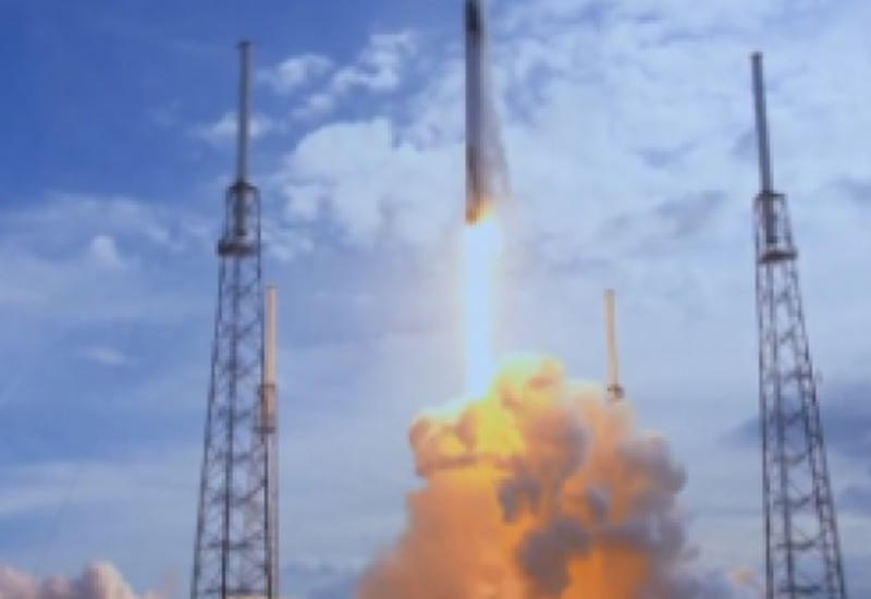 Видео старта космического грузового корабля Dragon к МКС