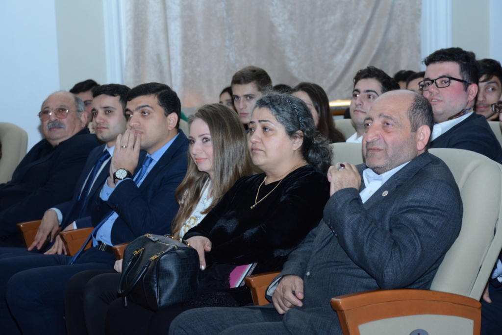 В UNEC показали спектакль "Прерванные судьбы", посвященный шехидам апрельских боев