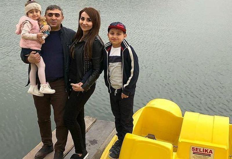 Aytəkin yoldaşı və övladları ilə