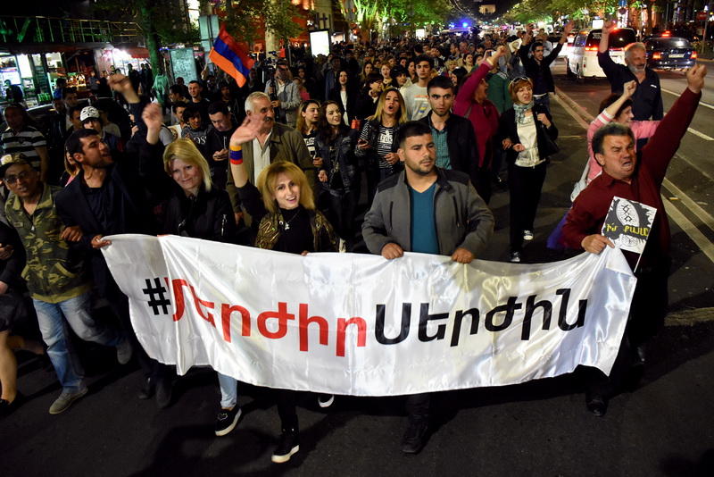 Ереван поднялся против Сержа Саргсяна