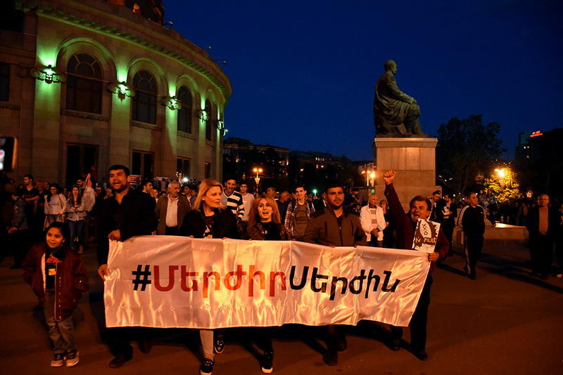 Ереван поднялся против Сержа Саргсяна