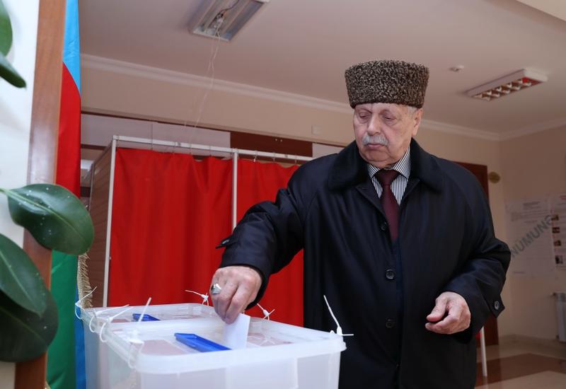 21 saylı Nəsimi I seçki dairəsinin seçki məntəqələrində seçicilərin yüksək fəallığı müşahidə olunur