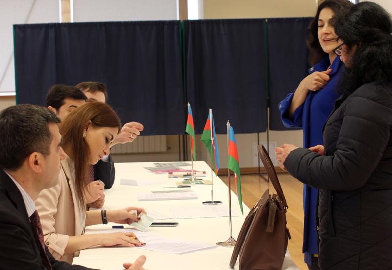 Azərbaycanın Litvadakı səfirliyində prezident seçkiləri mütəşəkkil keçir
