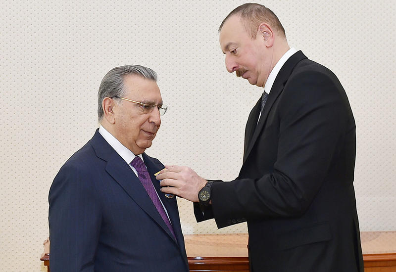 Президент Ильхам Алиев наградил Рамиза Мехтиева орденом "Шохрат"