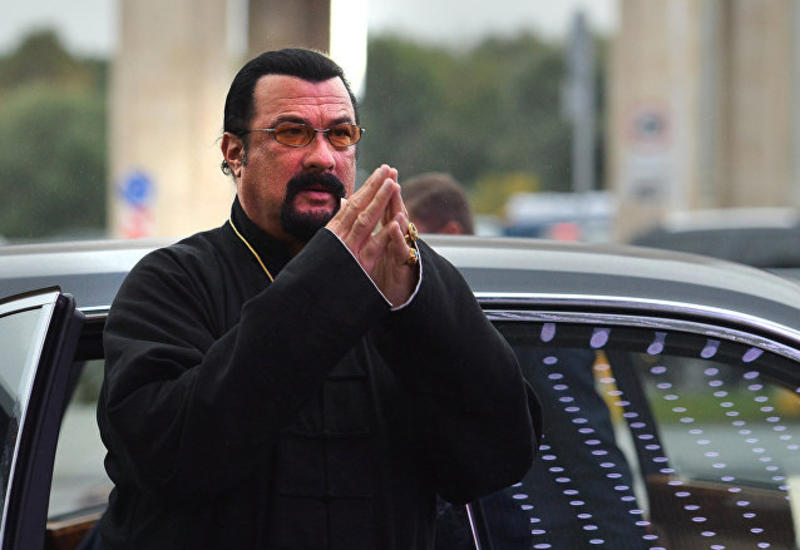 Стивен Сигал поздравил Президента Ильхама Алиева