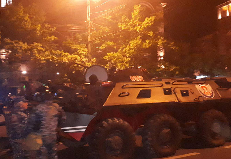 Армянская полиция взяла на прицел журналистов