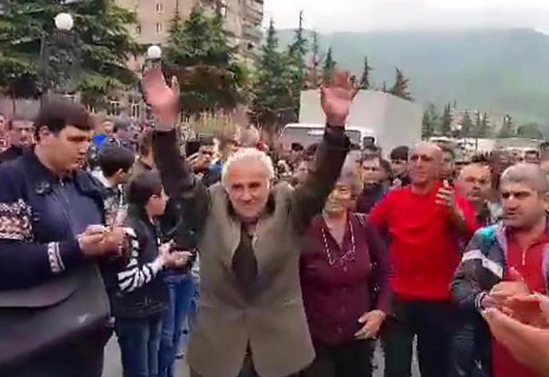 Родители Никола Пашиняна присоединились к бунту