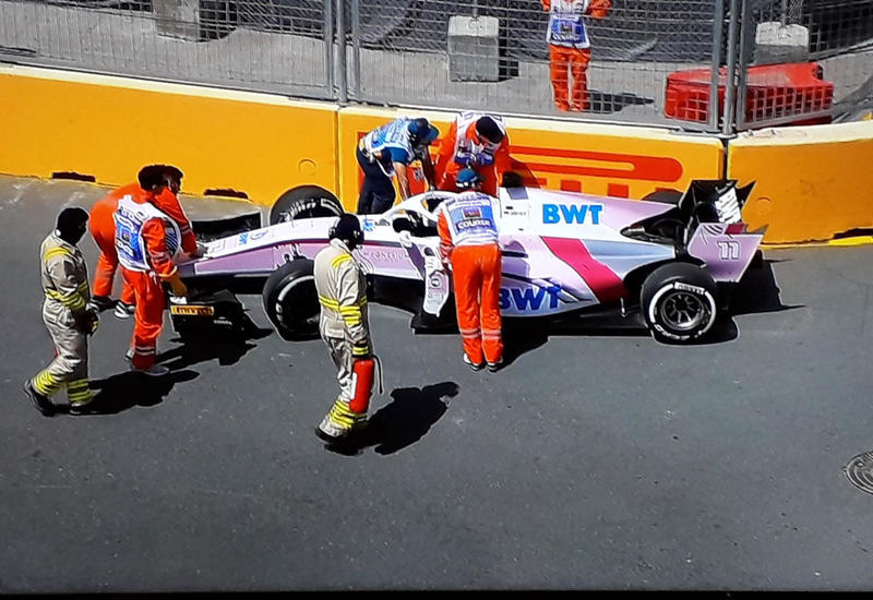 Во время свободной сессии в классе FIA Formula-2 в Баку произошла авария