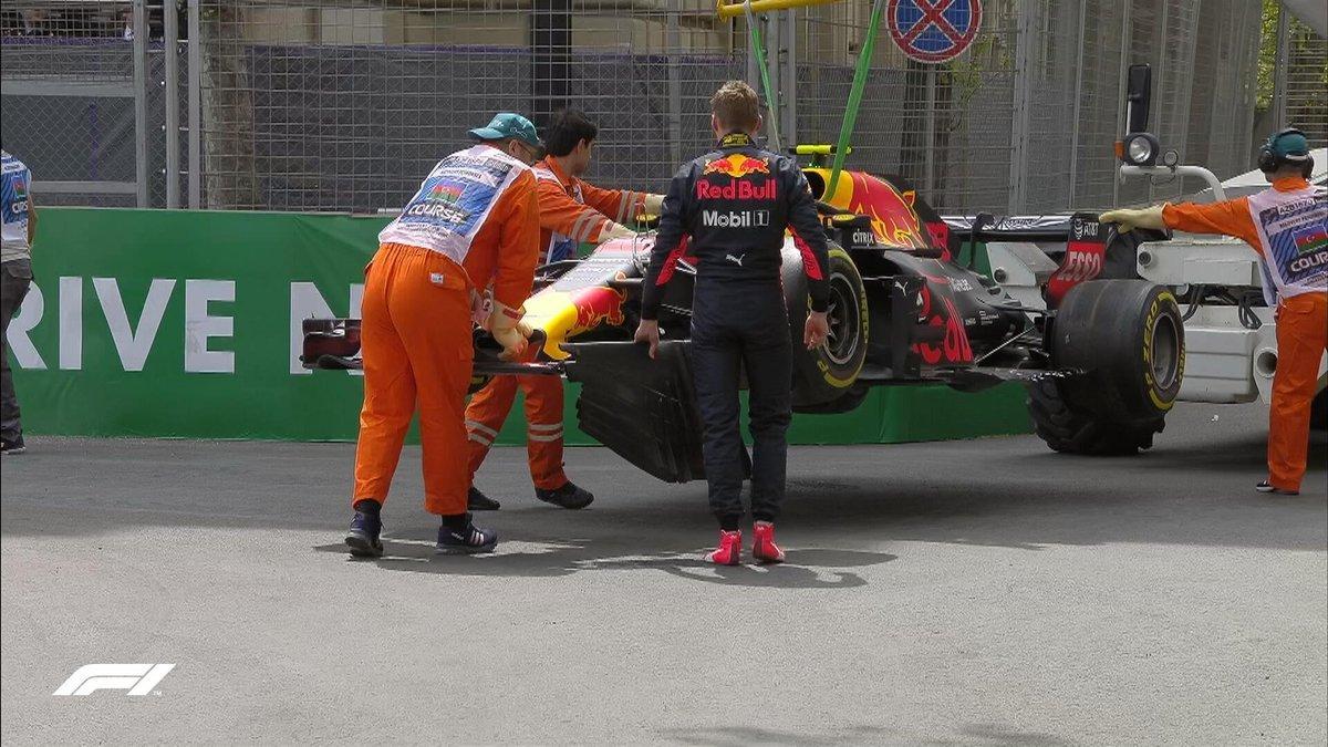 Bakıda Formula 1-də qəza: bolidlərdən biri sıradan çıxdı
