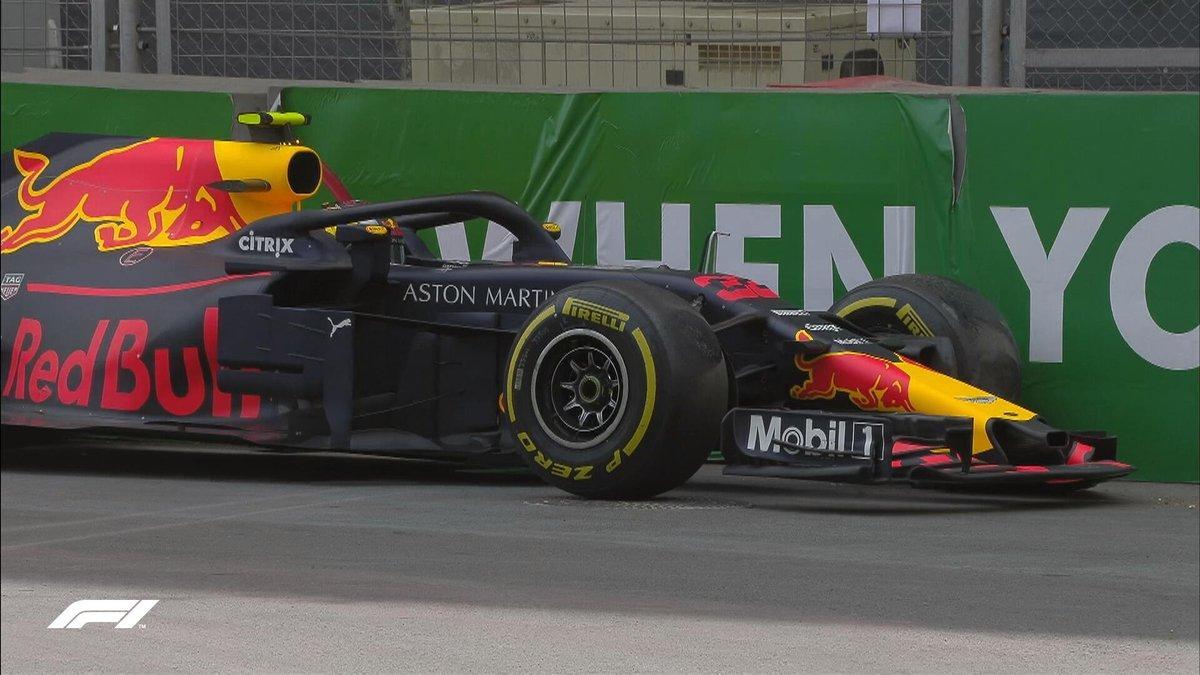 Bakıda Formula 1-də qəza: bolidlərdən biri sıradan çıxdı