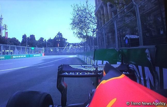 Bakıda Formula 1-də qəza: bolidlərdən biri sıradan çıxdı