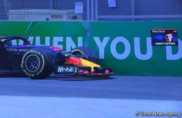 Bakıda Formula 1-də qəza: bolidlərdən biri sıradan çıxdı
