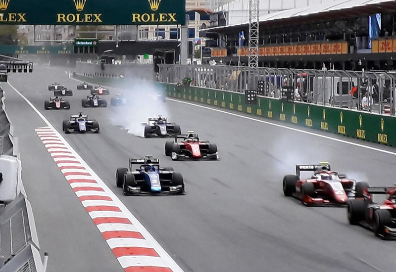 Опасные моменты в ходе первого основного соревнования Формулы-2