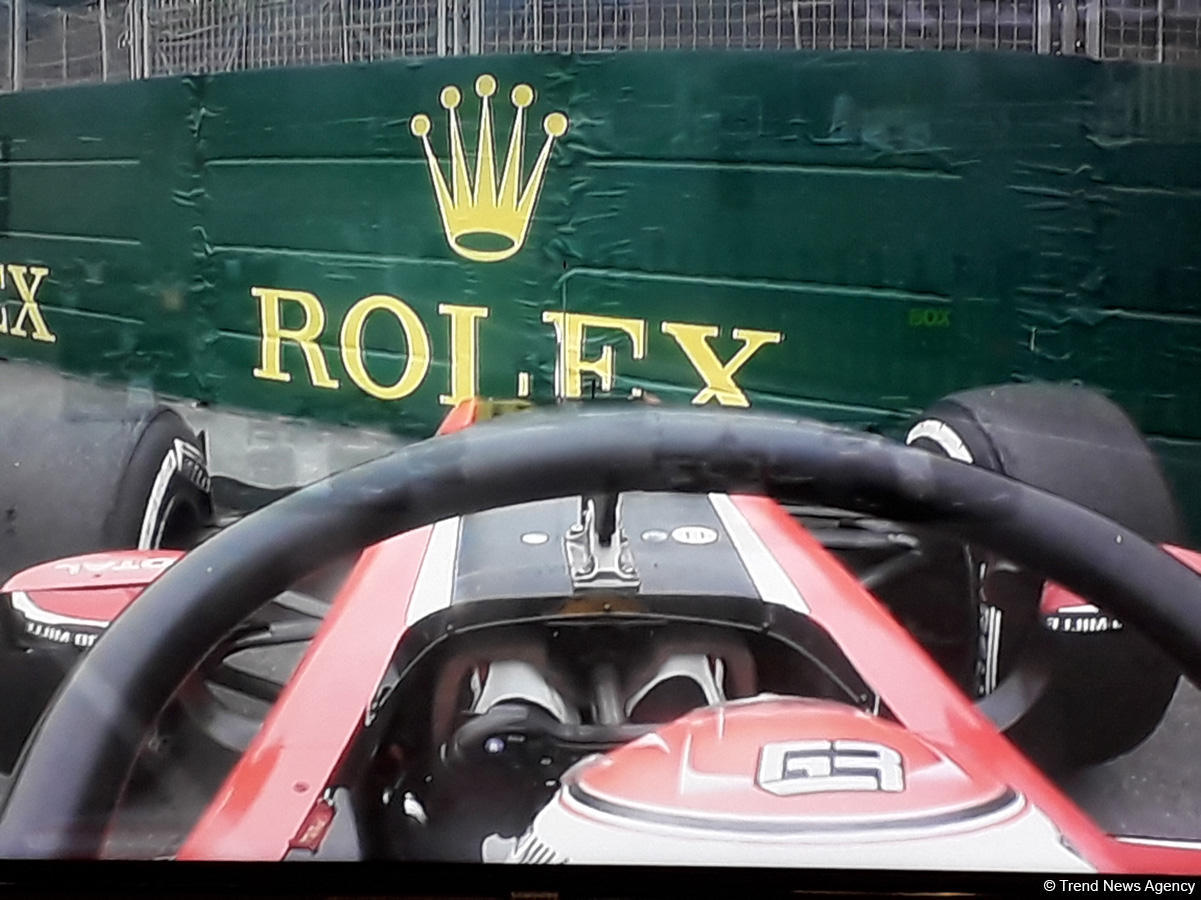 Опасные моменты в ходе первого основного соревнования Формулы-2