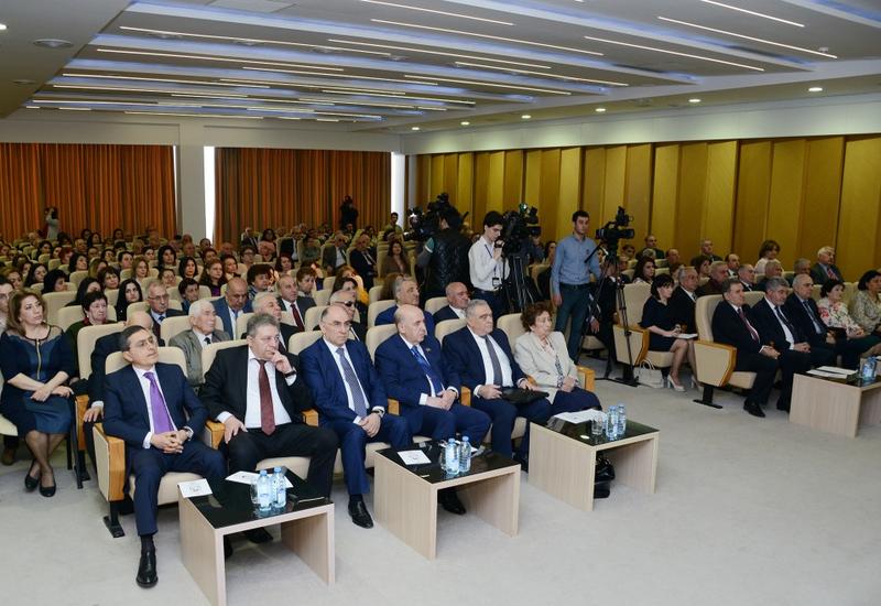 В НАНА почтили память выдающегося ученого-офтальмолога Зарифы Алиевой