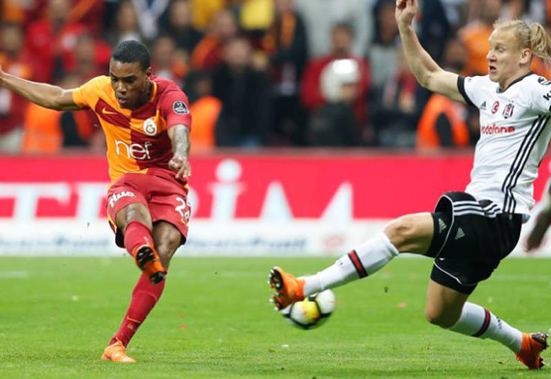 "Галатасарай" обыграл "Бешикташ" в стамбульском дерби